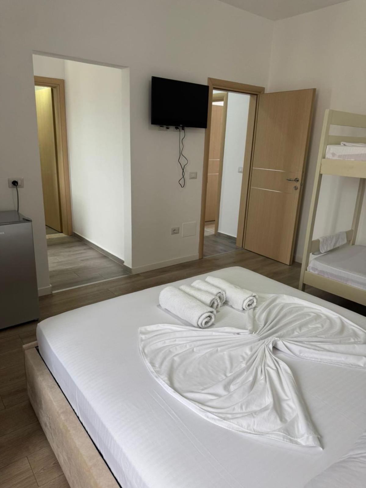 Vila Brilant Vlorë Buitenkant foto